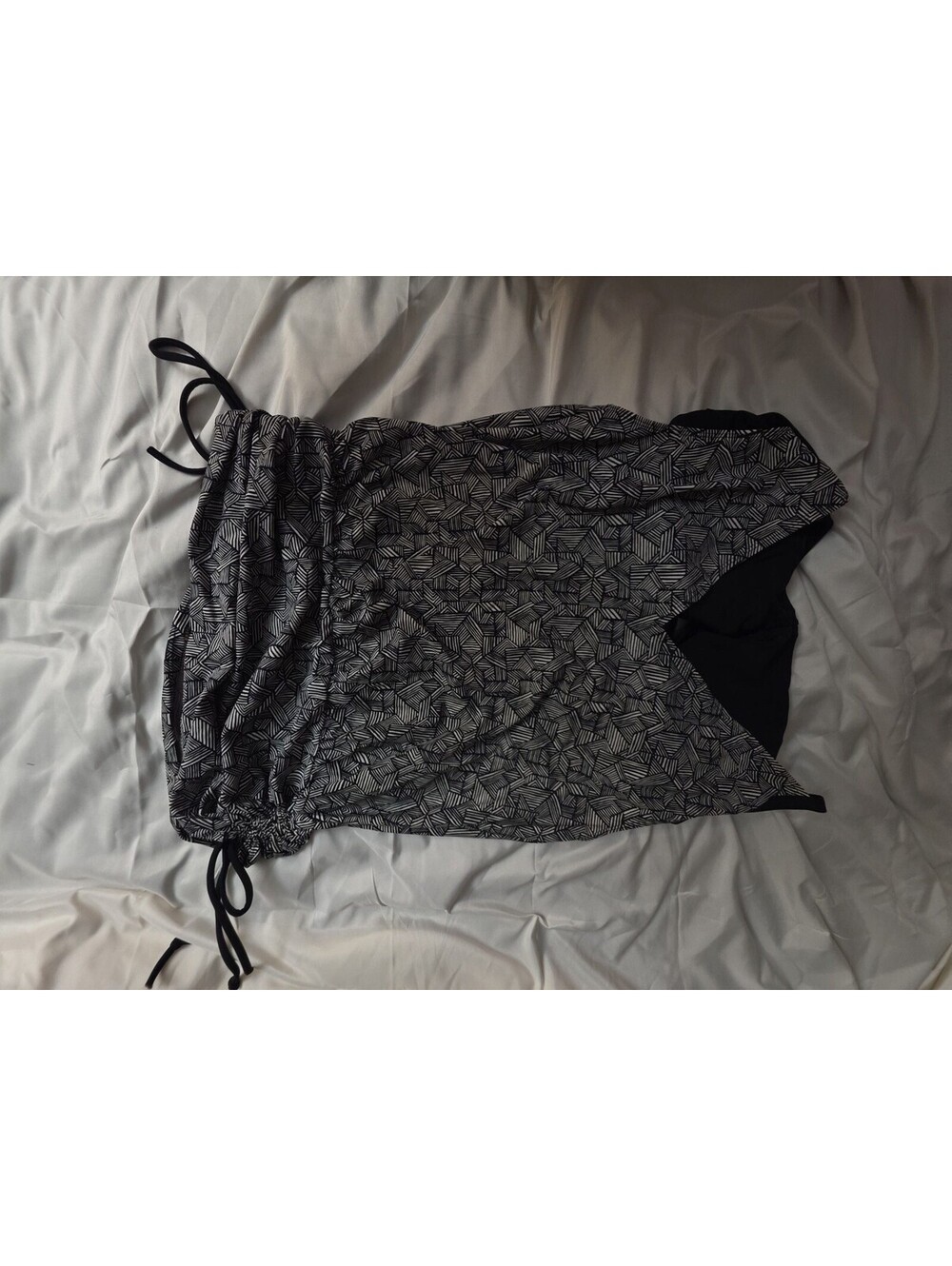 Athleta Laguna Side Scrunch Tankini Top Black White Geometric 38 D/DD